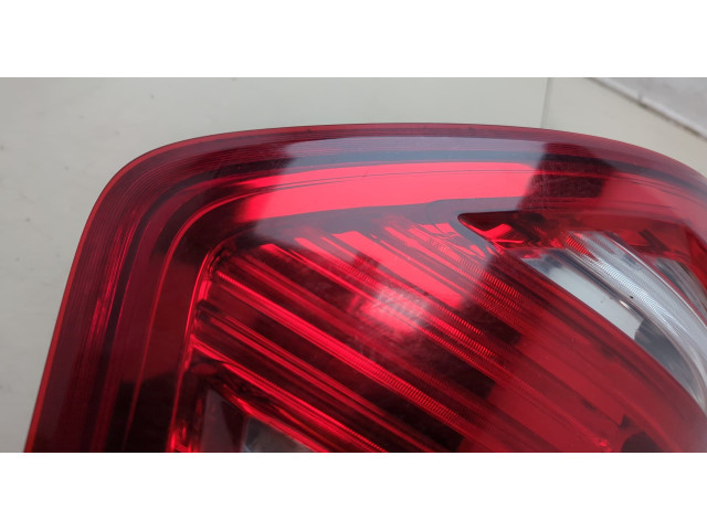 Задний фонарь          