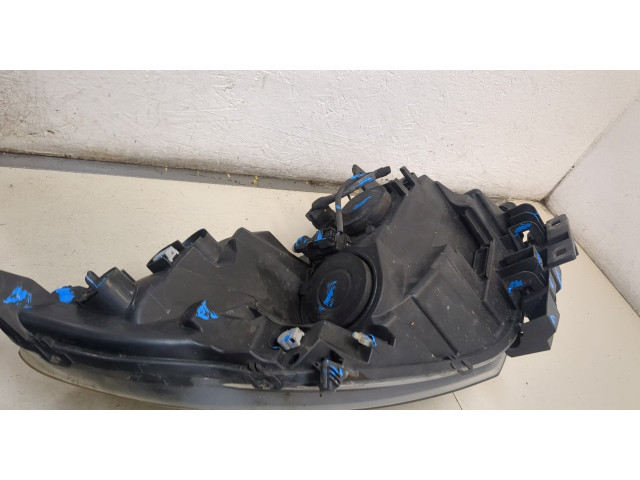 Фара передняя  Renault Scenic 2009-2012 левая 