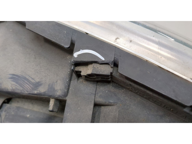 Фара передняя  Volkswagen Caddy 2004-2015 правая 