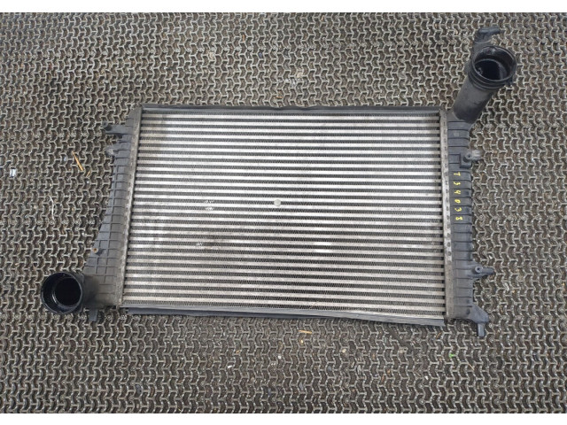 Интеркулер  Volkswagen Caddy 2004-2010 1.9  1K0145803F    