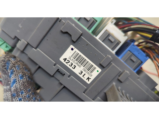 Блок предохранителей Acura RDX 2006-2013 42333lk