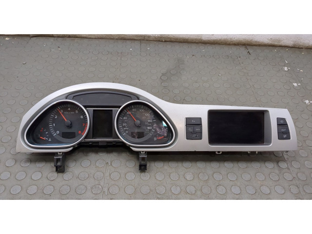 Панель приборов Audi Q7 2005-2015