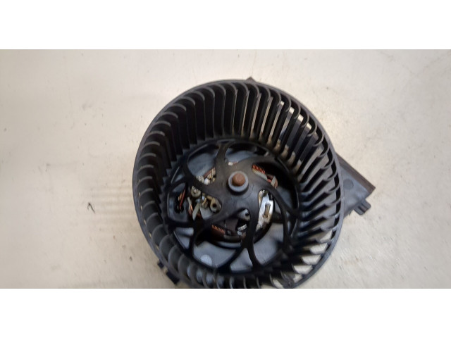 Моторчик печки  Volkswagen Golf 4 1997-2005 1J1819021A    1J1819021A   