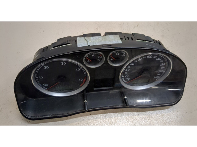 Панель приборов  Volkswagen Passat 5 2000-2005            