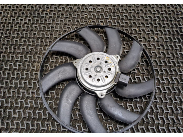 Вентилятор радиатора  Audi Q3 2014-2018    2.0 бензин       