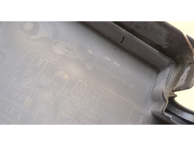 Крышка блока предохранителей  Ford Focus 2 2005-2008         