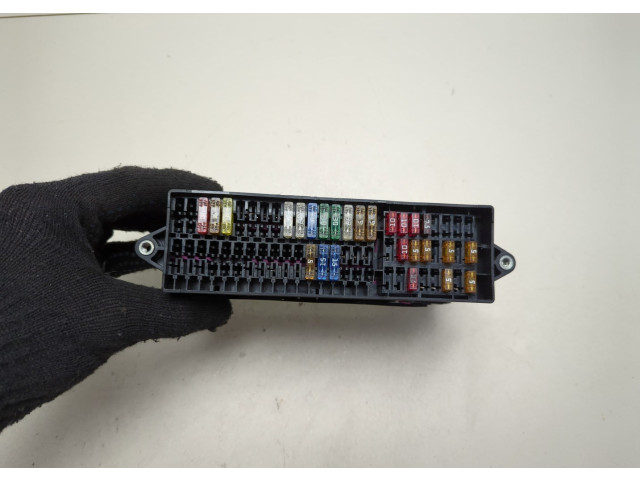 Блок предохранителей  Volkswagen Golf Plus         