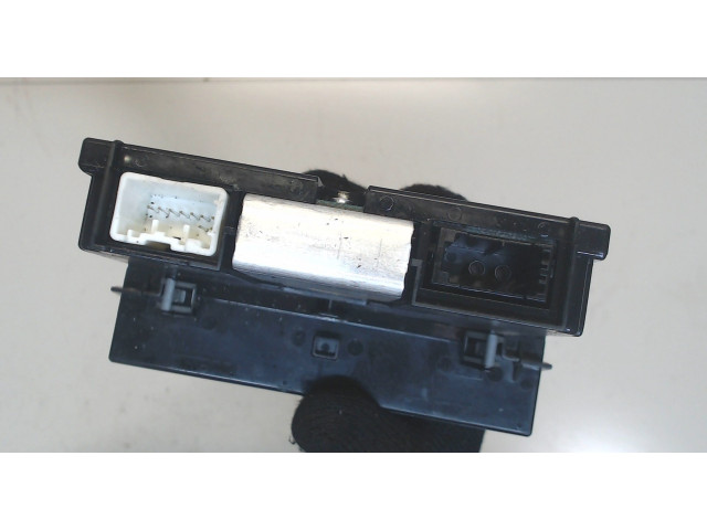 Дисплей бортового компьютера Volvo C30 2006-2010 31268051