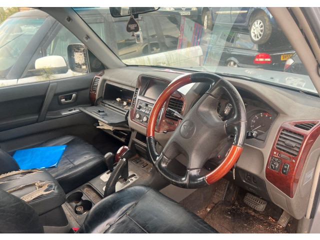 Стартер Mitsubishi Pajero / Montero 2000-2006 3.2 ME204424