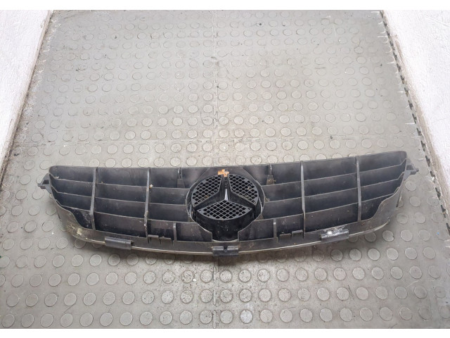 Решетка радиатора  Mercedes CLK W209 2002-2010          A2098800123