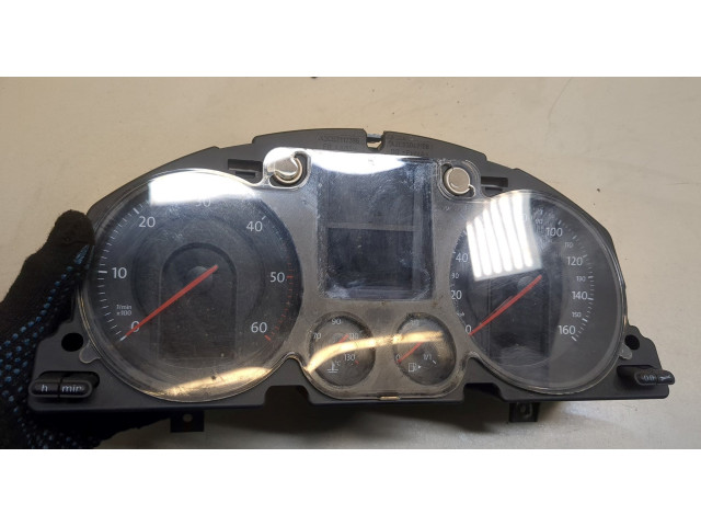 Панель приборов  Volkswagen Passat 6 2005-2010       3C0920960K     