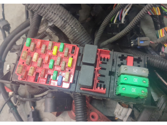 Блок предохранителей Tesla Model S