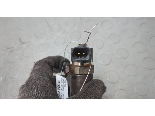 Форсунка топливная  Volvo XC90 2002-2014    0445110251     