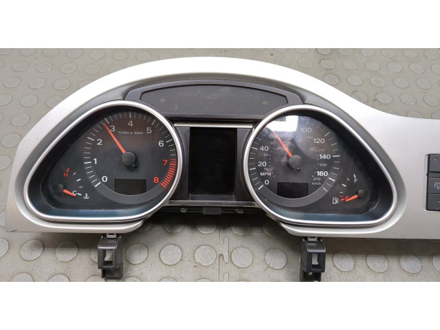 Панель приборов Audi Q7 2005-2015