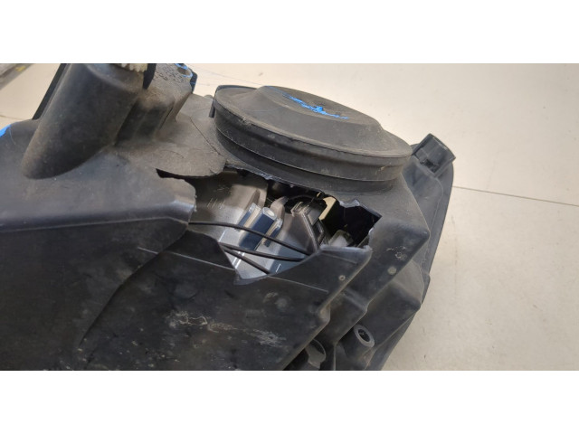 Фара передняя  Volkswagen Caddy 2004-2015 правая 