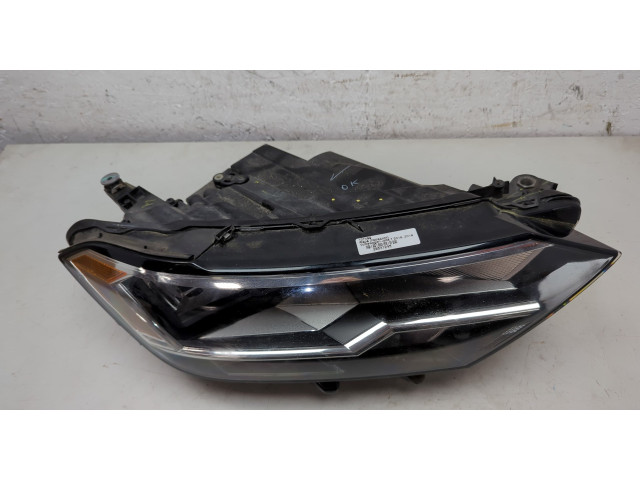 Фара передняя  Volkswagen Jetta 7 2018-2025 правая 