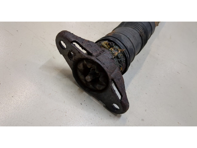 Стойка амортизатора  Jeep Grand Cherokee 2010-2013      