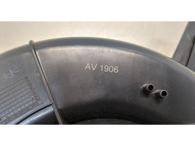 Моторчик печки  Skoda Octavia (A5) 2004-2013        