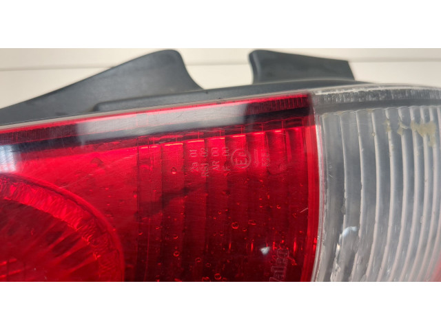 Задний фонарь 26555BU000