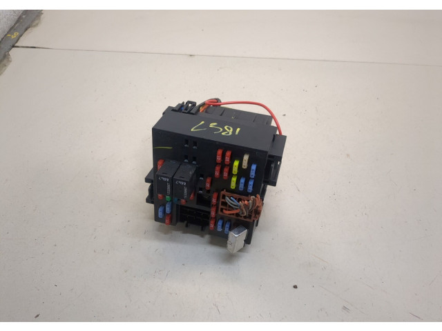 Блок предохранителей  Cadillac Escalade 2 2000-2006      15058033   