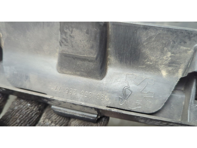 Решетка радиатора  Peugeot 3008 2009-2016          