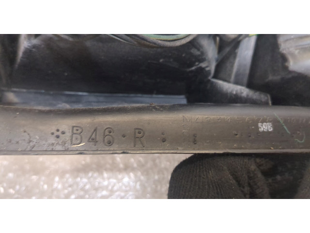 Задний фонарь Nissan X-Trail (T30) 2001-2006