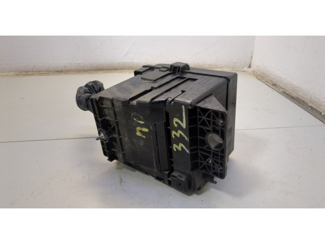 Блок предохранителей Infiniti QX56 2004-2010 7154849830