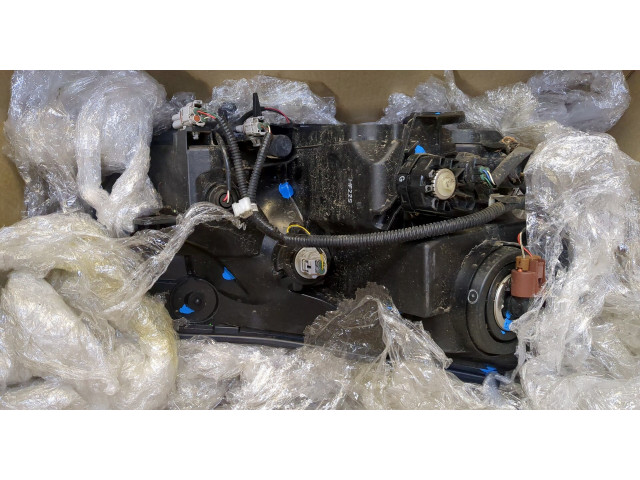 Фара передняя Toyota RAV 4 2015-2019 левая