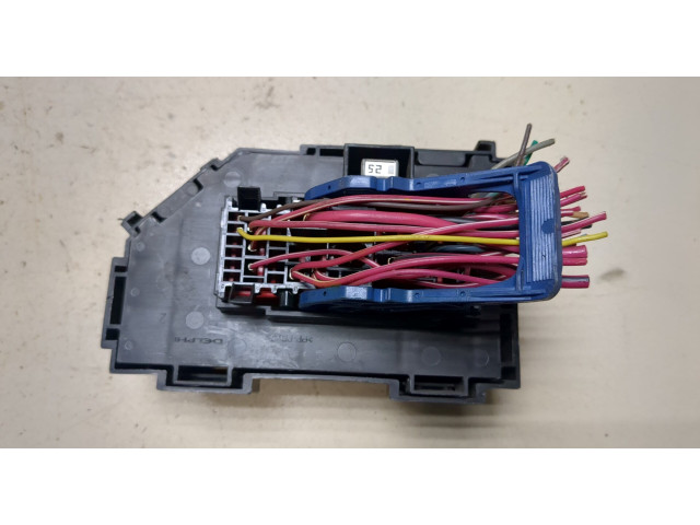 Блок предохранителей  Chevrolet Tahoe 2006-2014      15925044   