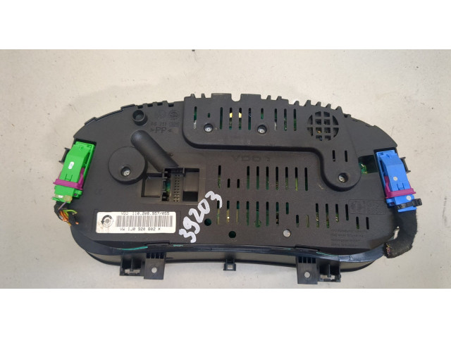 Панель приборов Volkswagen Golf 4 1997-2005 1J0920802X