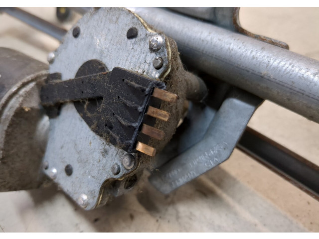 Двигатель стеклоочистителя (моторчик дворников) передний  Volkswagen Golf 4 1997-2005      