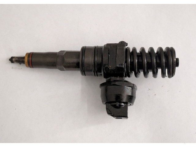 Форсунка топливная Volkswagen Caddy 2004-2015 038130073BR, 038130080BX