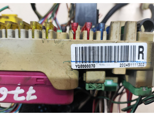 Блок предохранителей  Rover 45 2000-2005      YWC104500   