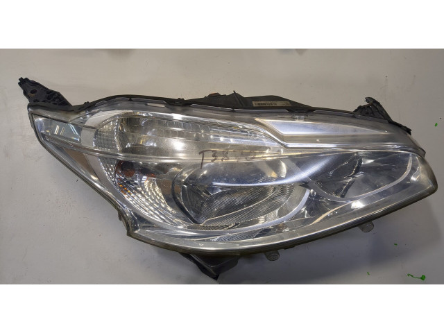 Фара передняя  Peugeot 208 правая 