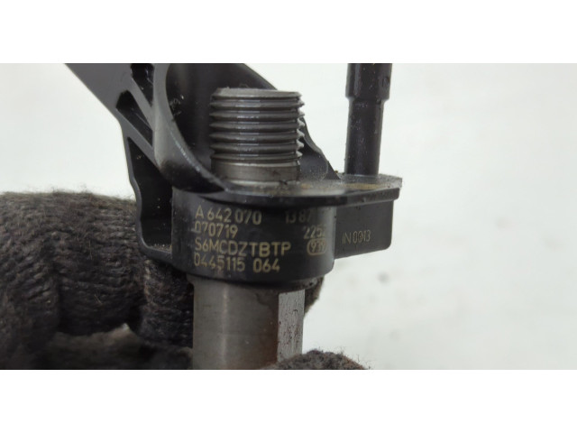 Форсунка топливная Jeep Grand Cherokee 2004-2010 5175827AB