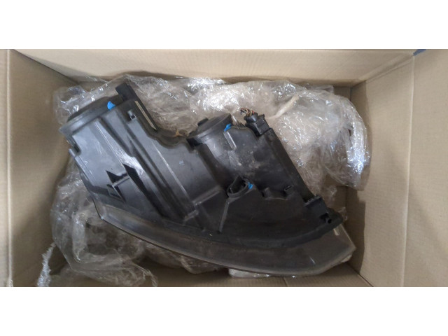 Фара передняя Volkswagen Polo 2009-2014 левая