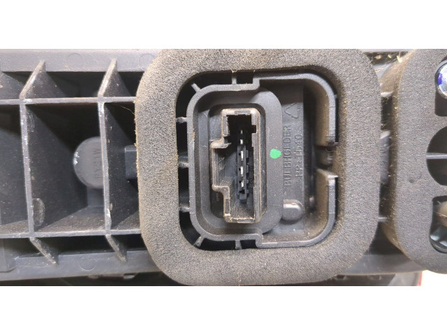 Задний фонарь          