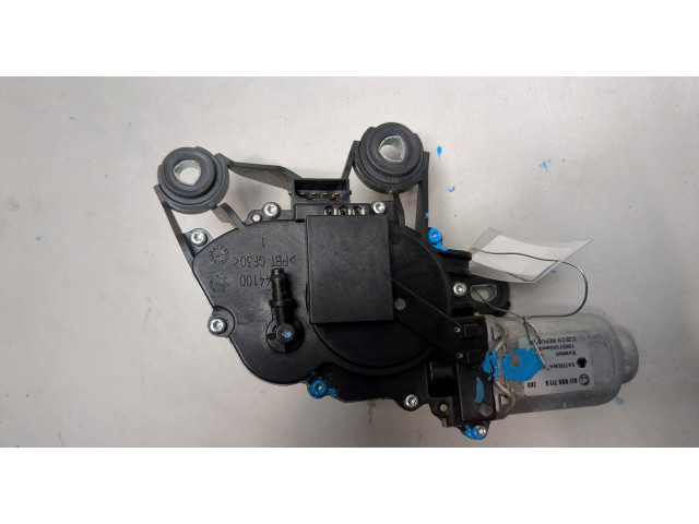 Моторчик заднего дворника  Skoda Fabia 2007-2014      