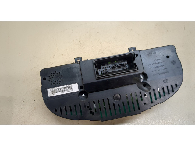 Панель приборов Volkswagen Caddy 2004-2010 2K0920843A