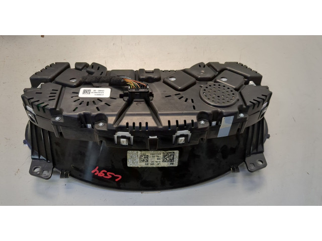 Панель приборов  Ford Escape 2019-2022       LJ6T10849BAG     