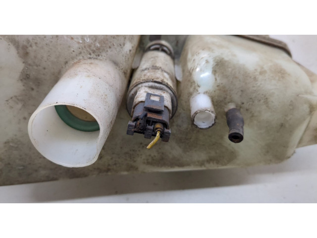 Бачок омывателя Volvo 850