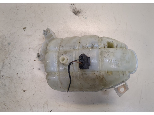 Бачок расширительный  BMW 3 F30 2012-2019 7609468   