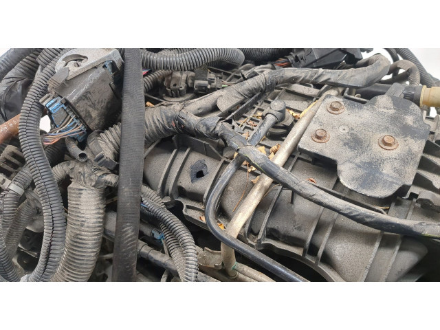 Форсунка топливная Cadillac Escalade 3 2006-2014 12609749