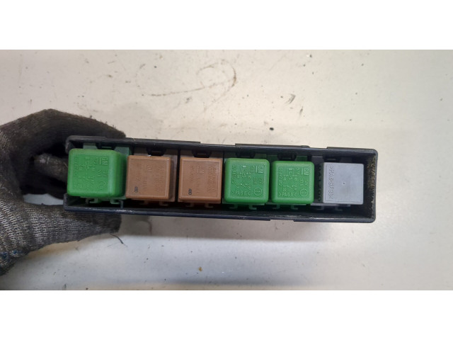 Блок реле Opel Vectra B 1995-2002 90504296