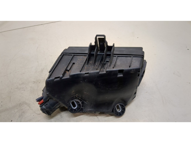 Блок предохранителей Skoda Octavia (A7) 2017-2021