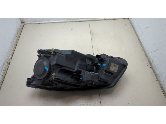 Фара передняя  Volkswagen Caddy 2004-2015 правая 