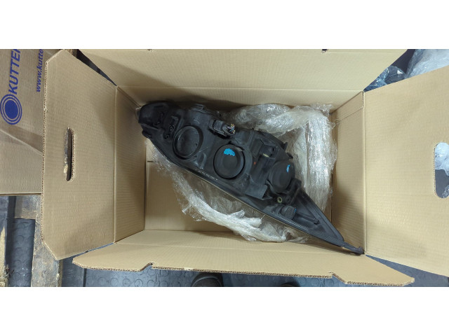 Фара передняя  Ford Focus 3 2011-2015 левая 