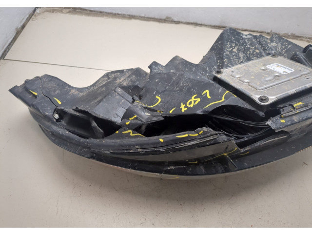 Фара передняя  Ford Explorer 2019-2025 левая 