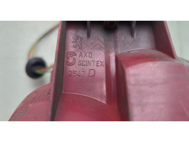 Задний фонарь          