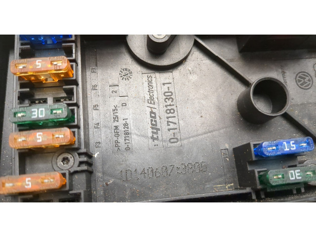 Блок предохранителей Volkswagen Caddy 2004-2015 1K0937125